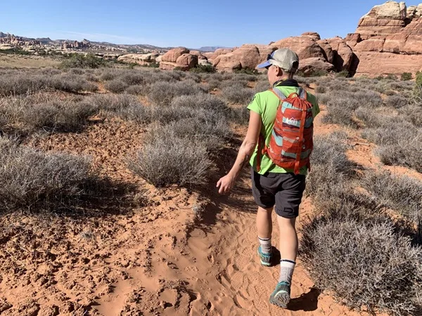 Petualangan di Gurun: Mengajak Teman Hiking di Las Vegas